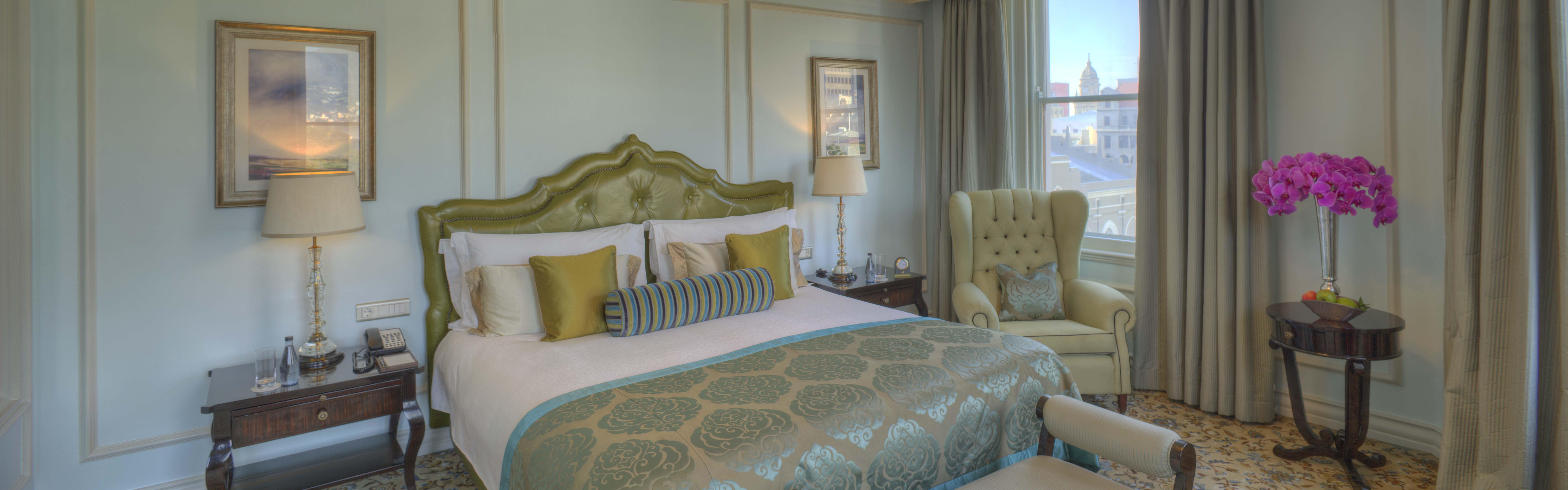 Taj Cape Town Hotel Exterior photo A bedroom at the hotel