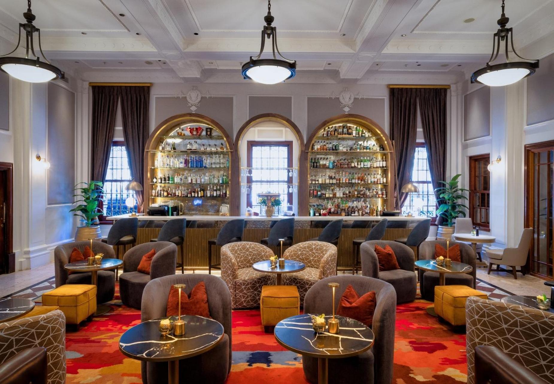 Taj Cape Town Hotel Exterior photo The Bar at The Fullerton Hotel