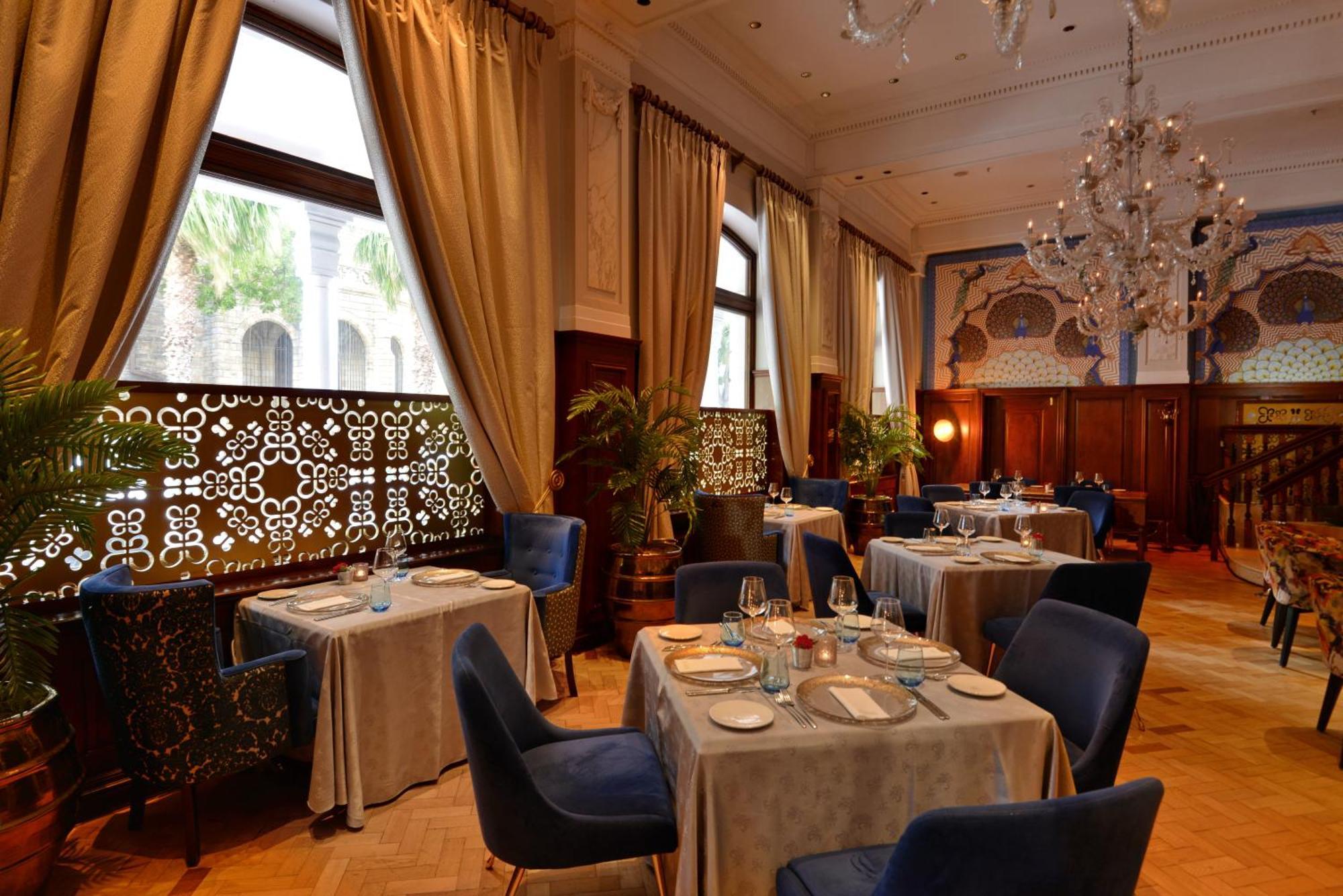Taj Cape Town Hotel Exterior photo Restaurant "La Perruche"