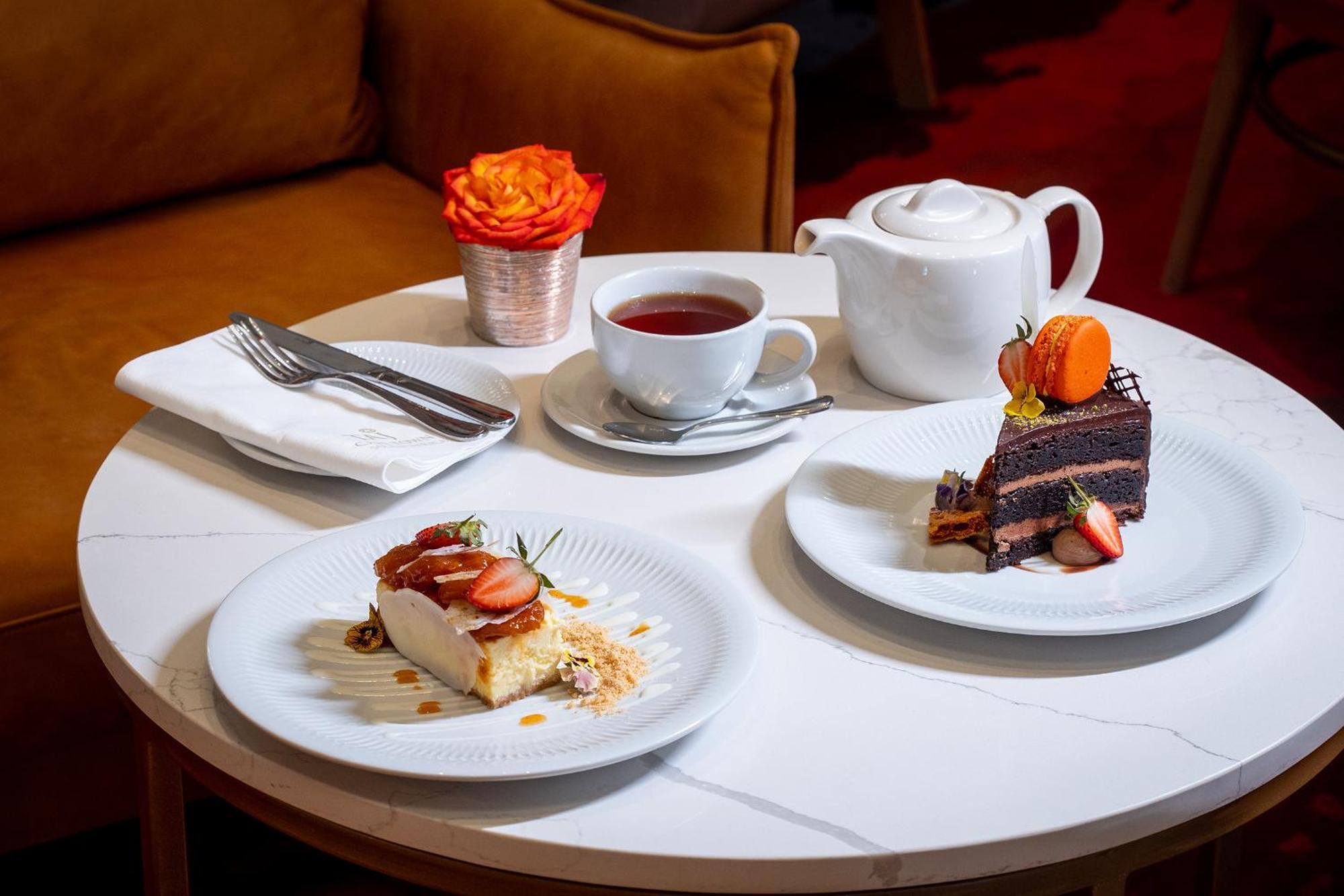 Taj Cape Town Hotel Exterior photo Afternoon tea at the Ritz