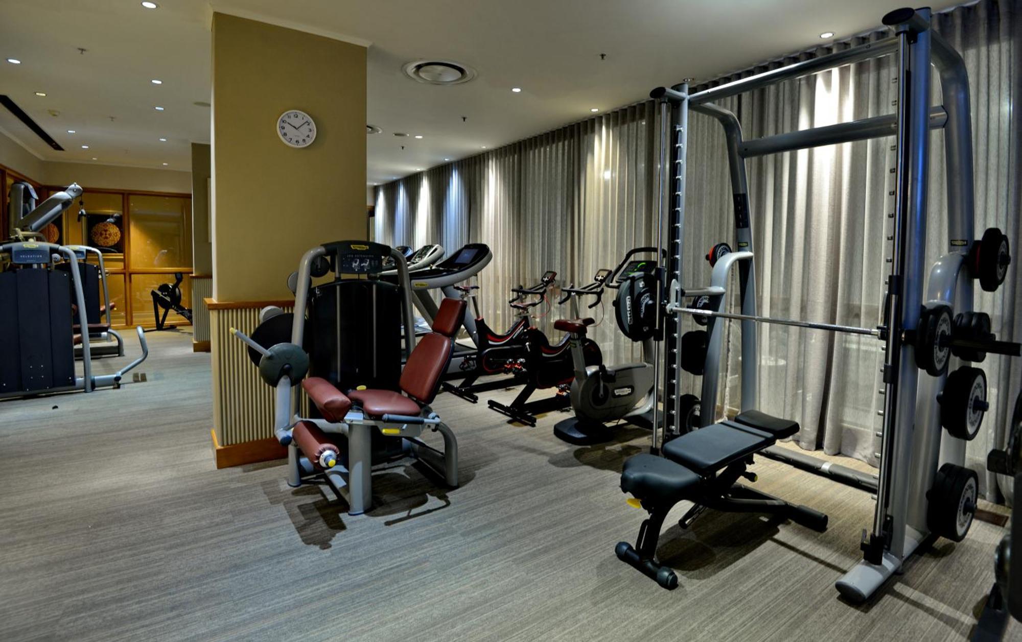 Taj Cape Town Hotel Exterior photo The gym at the hotel