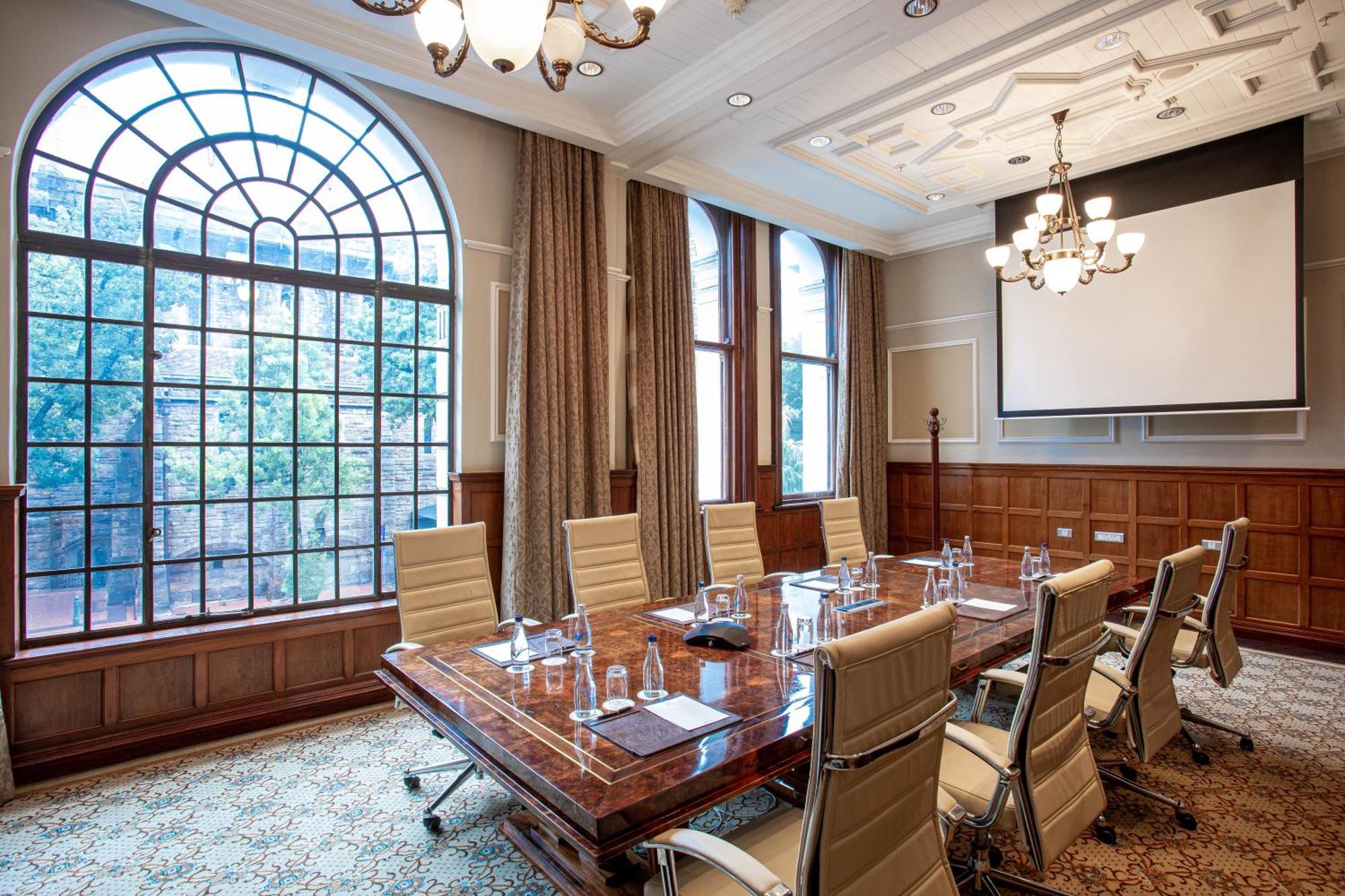 Taj Cape Town Hotel Exterior photo Boardroom at the hotel